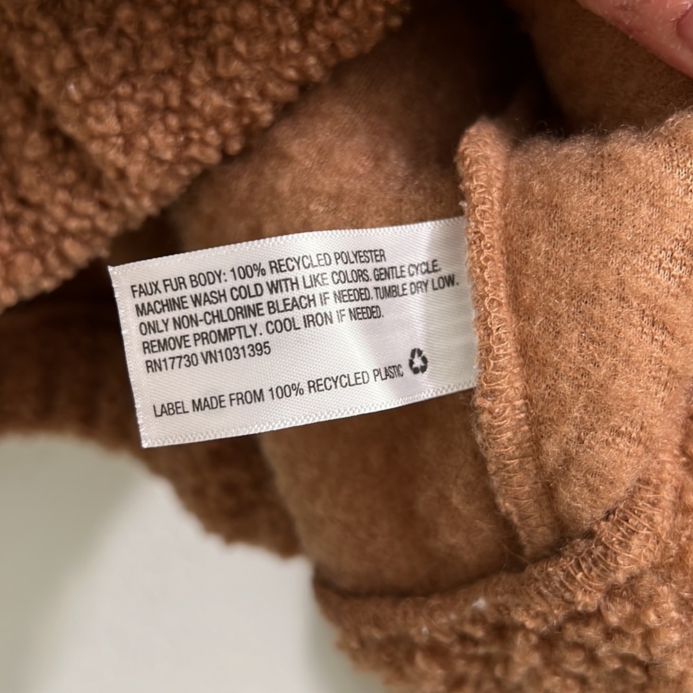 Universal Thread Teddy Pullover Medium - image 6